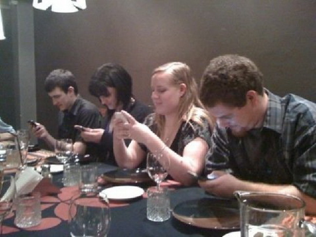 Having-Dinner-w-friends